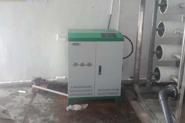 電磁采暖爐由什么構(gòu)成，它的耗電量是多少？